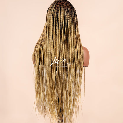 "Kimmy" 28" HD Full Lace Medium Knotless Box Braided Wig - 613 with 27/30 highlights - Luxury HD Braided Wigs for Black Women